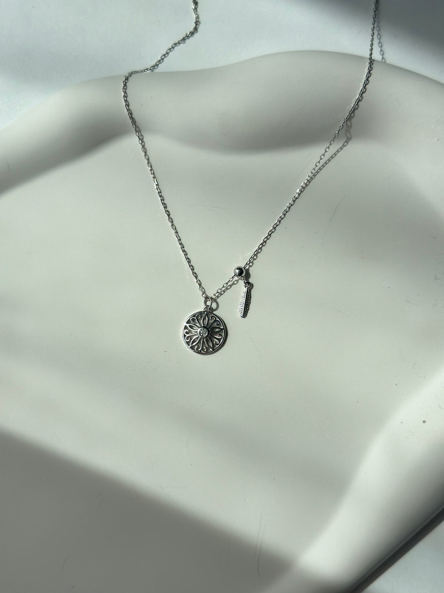 Lunar elegance feather necklace - Èthèora