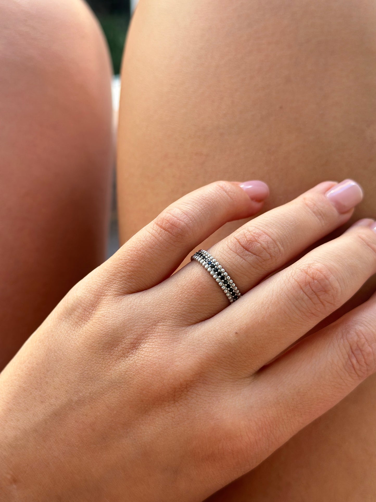 Shiny black zirconia stone woman silver band ring - Èthèora