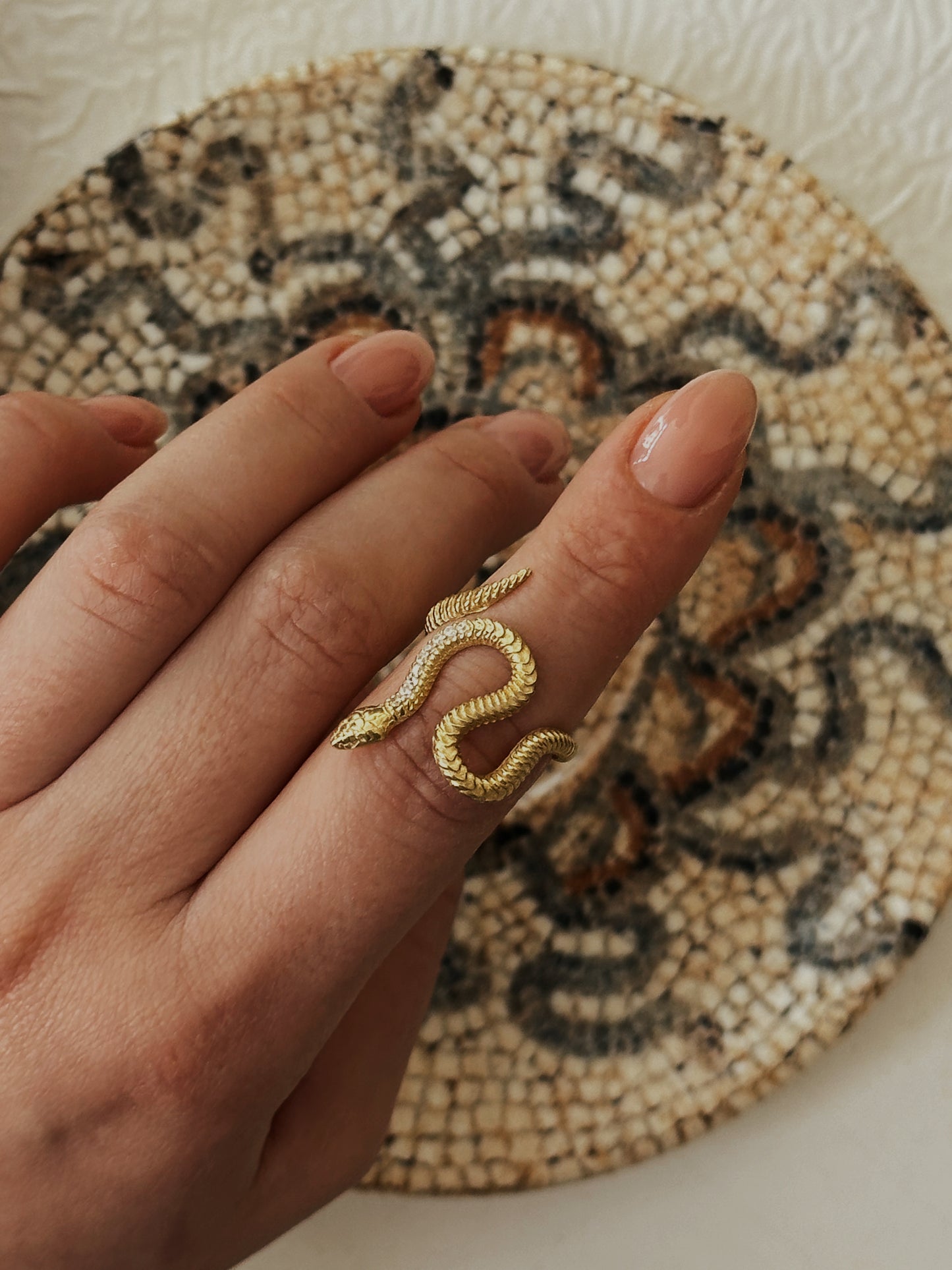 Кольцо Serpent twist змея из серебра 14 карат с золотом