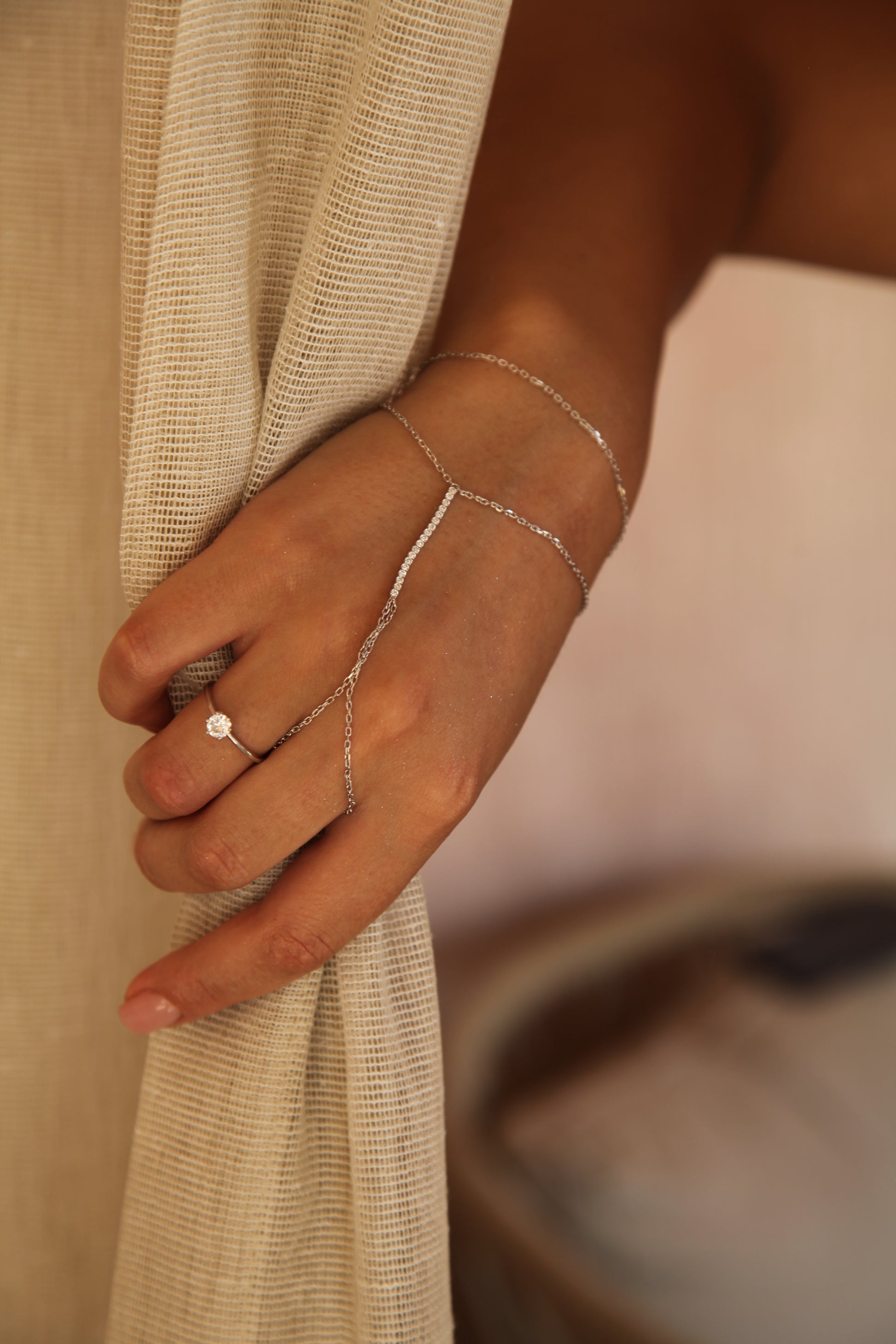 Shahmaran silver bracelet with line stones and double wrist chain - Èthèora