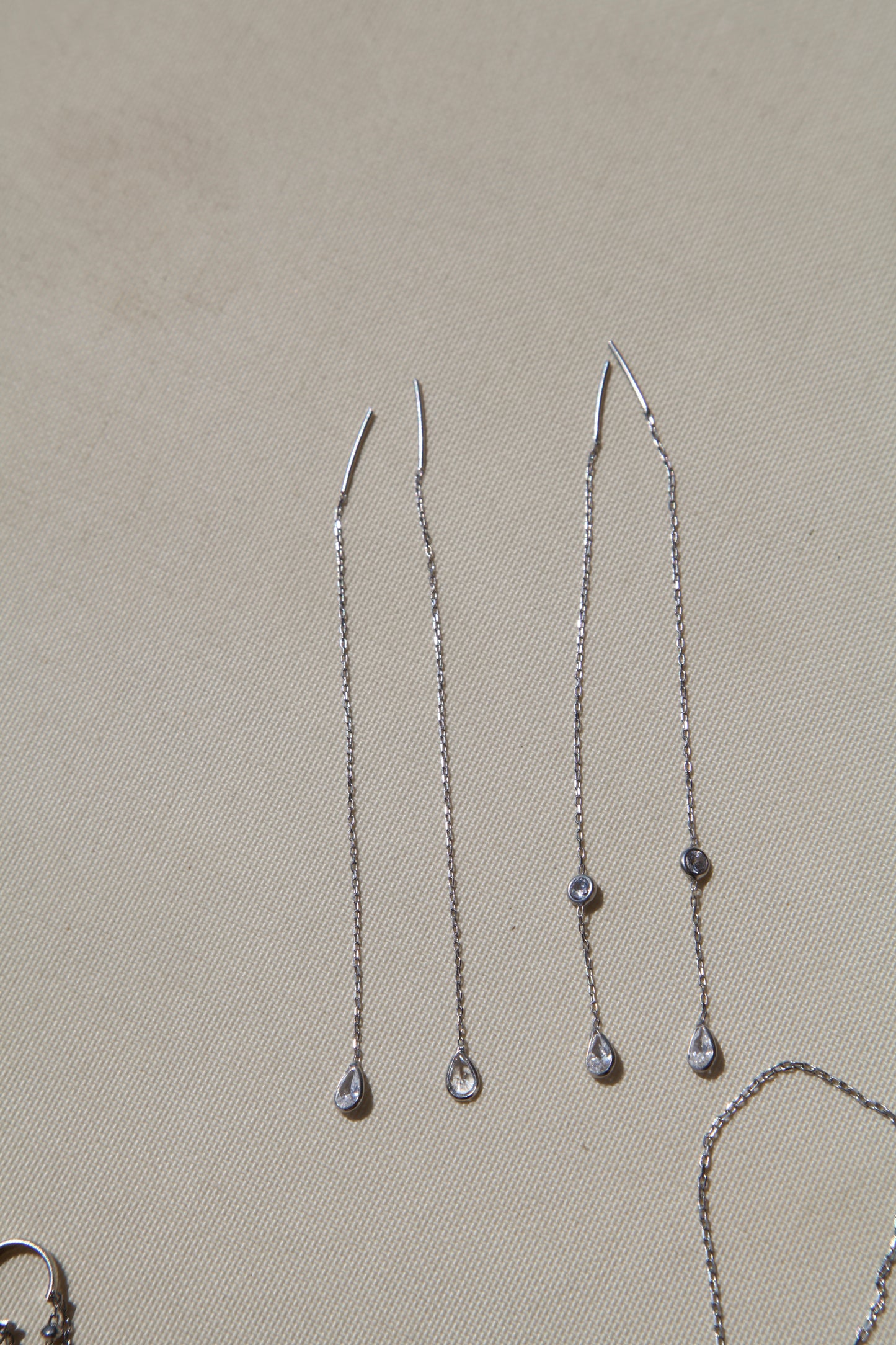 Timeless silver drop with stone stud earrings - Èthèora