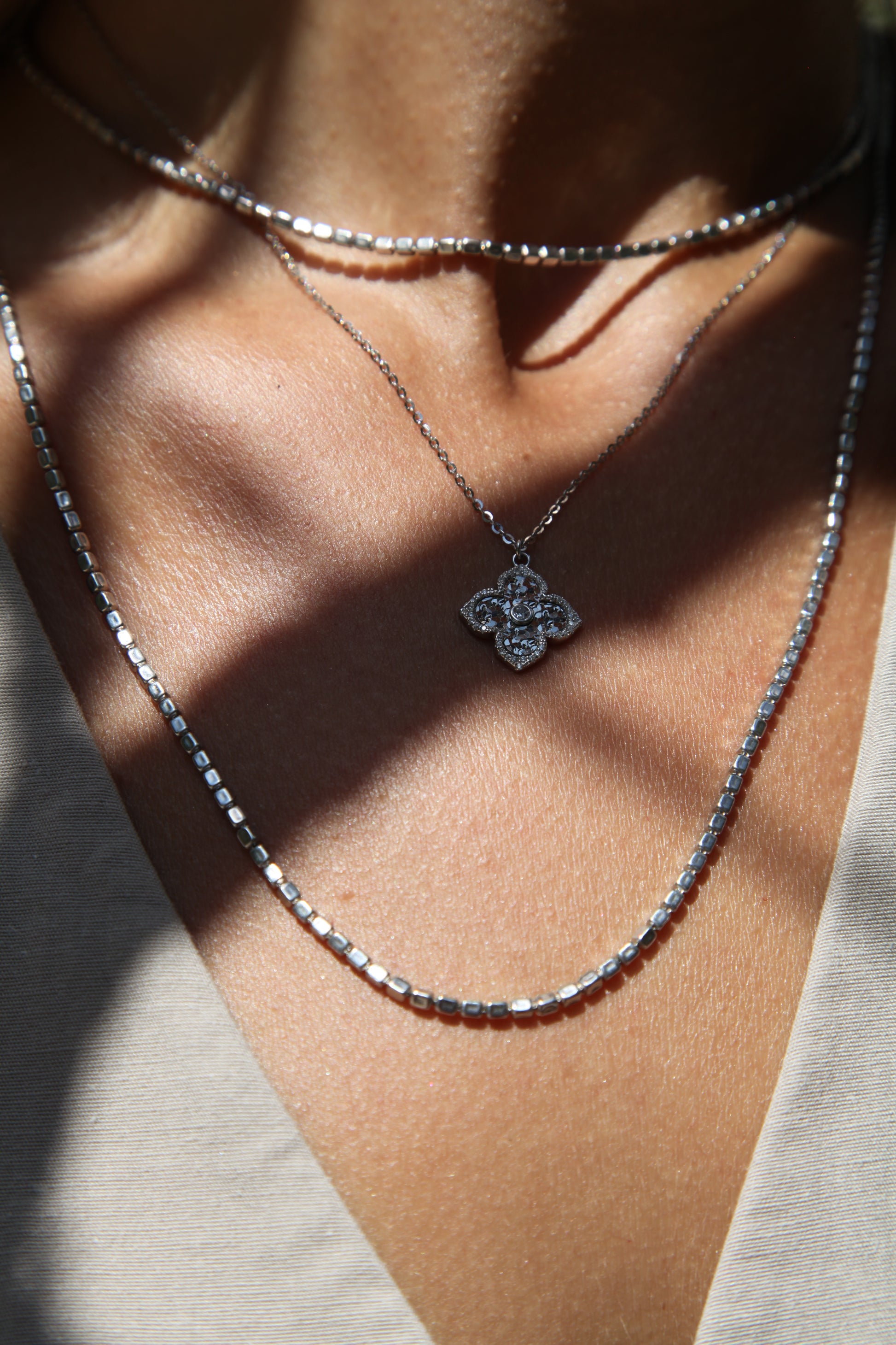 Subtle silver bead necklace - Èthèora