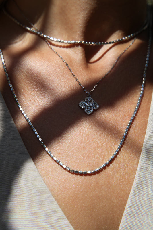 Subtle silver bead necklace - Èthèora