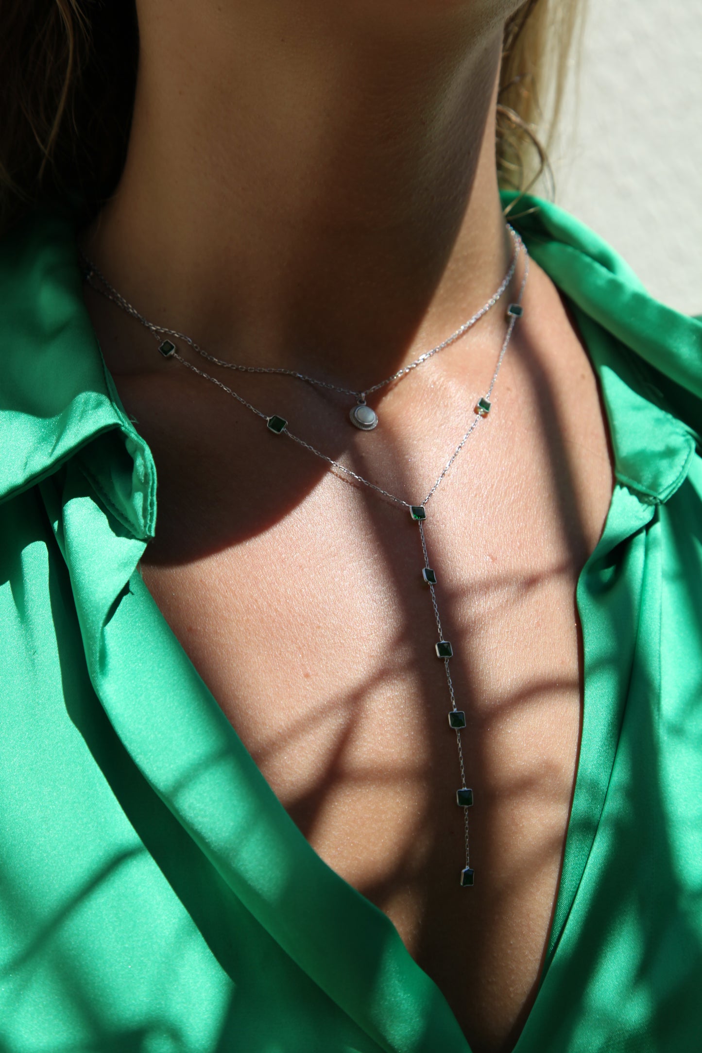 Round white opal necklace and earrings set - Èthèora