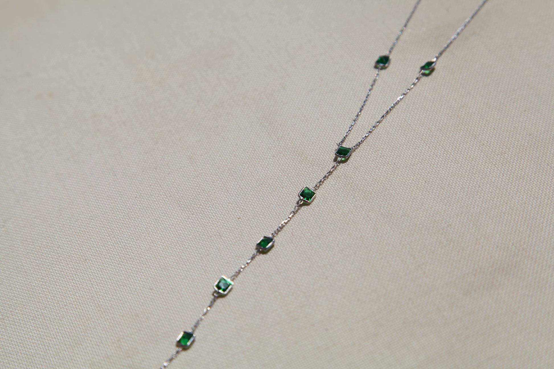 Green stones silver Y-necklace - Èthèora