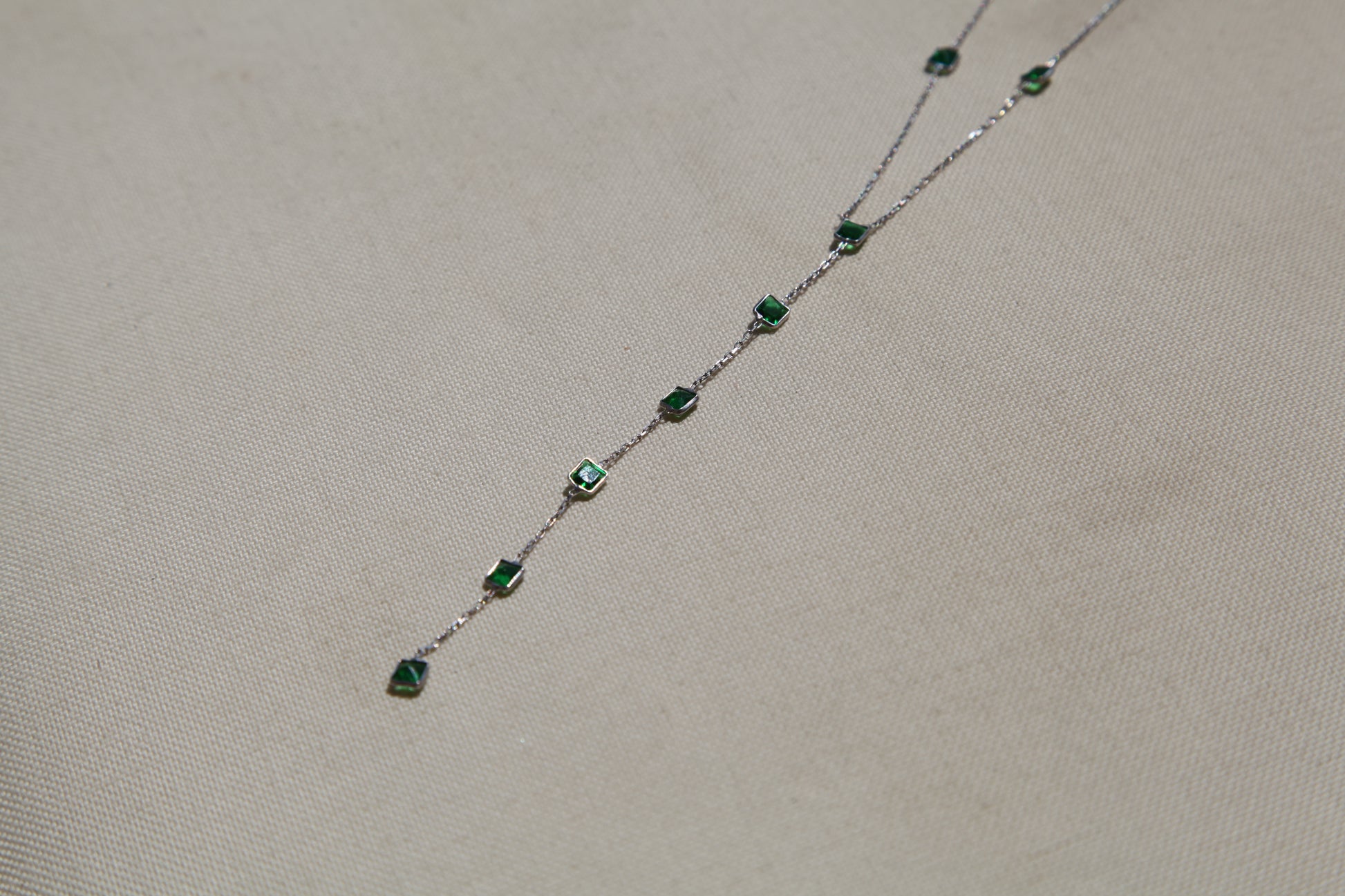 Green stones silver Y-necklace - Èthèora
