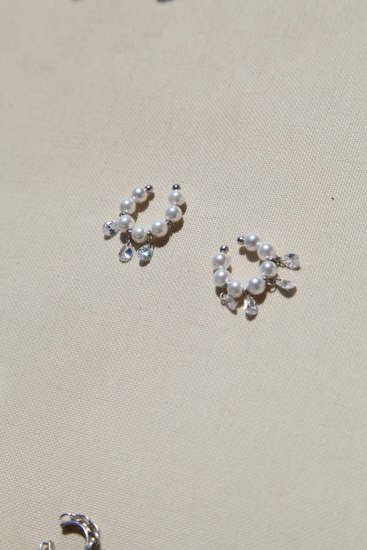Luminous pearl and sparkle crystals cuff - Èthèora