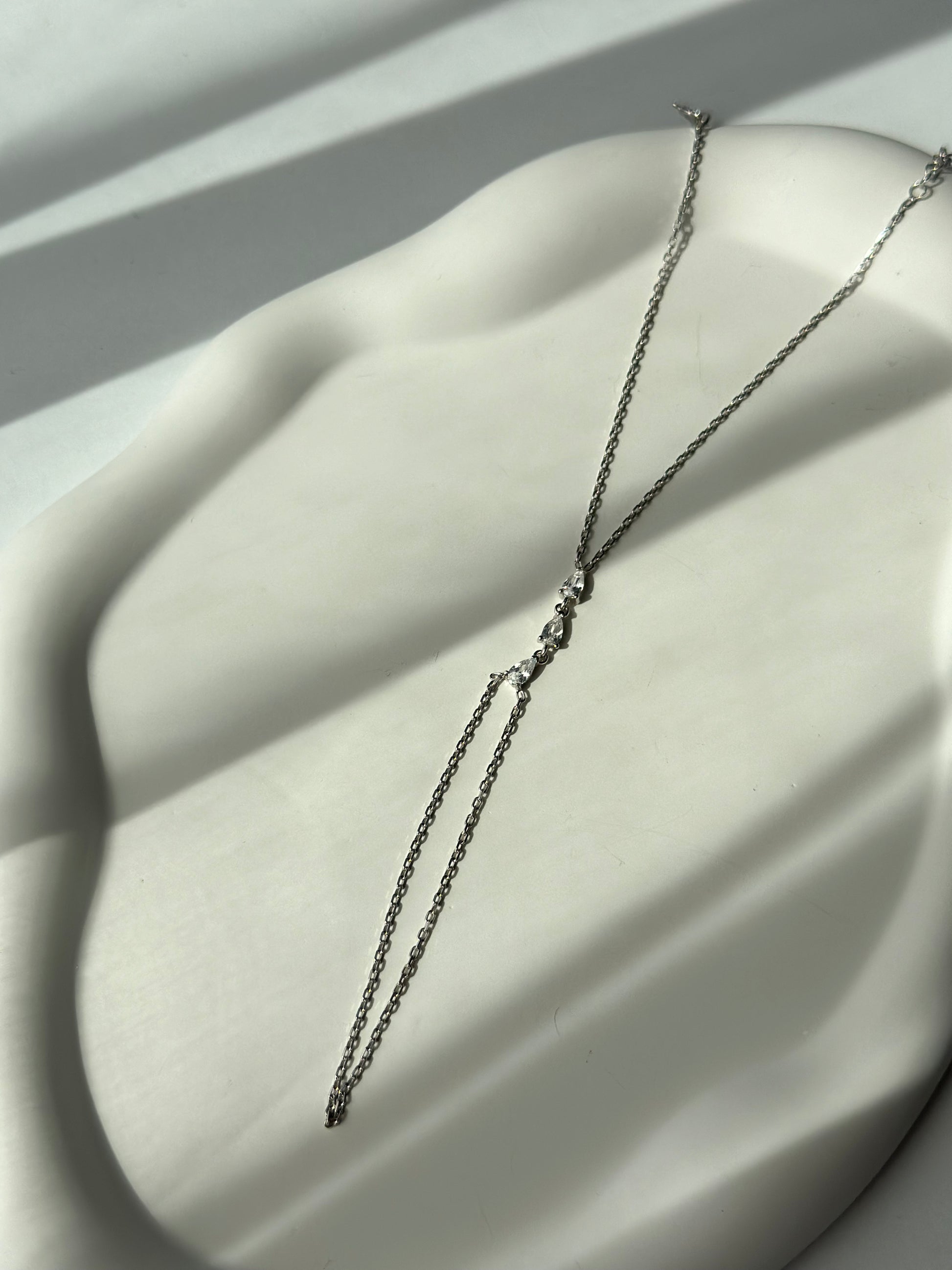 Shahmaran beaded silver bracelet with trio stones - Èthèora