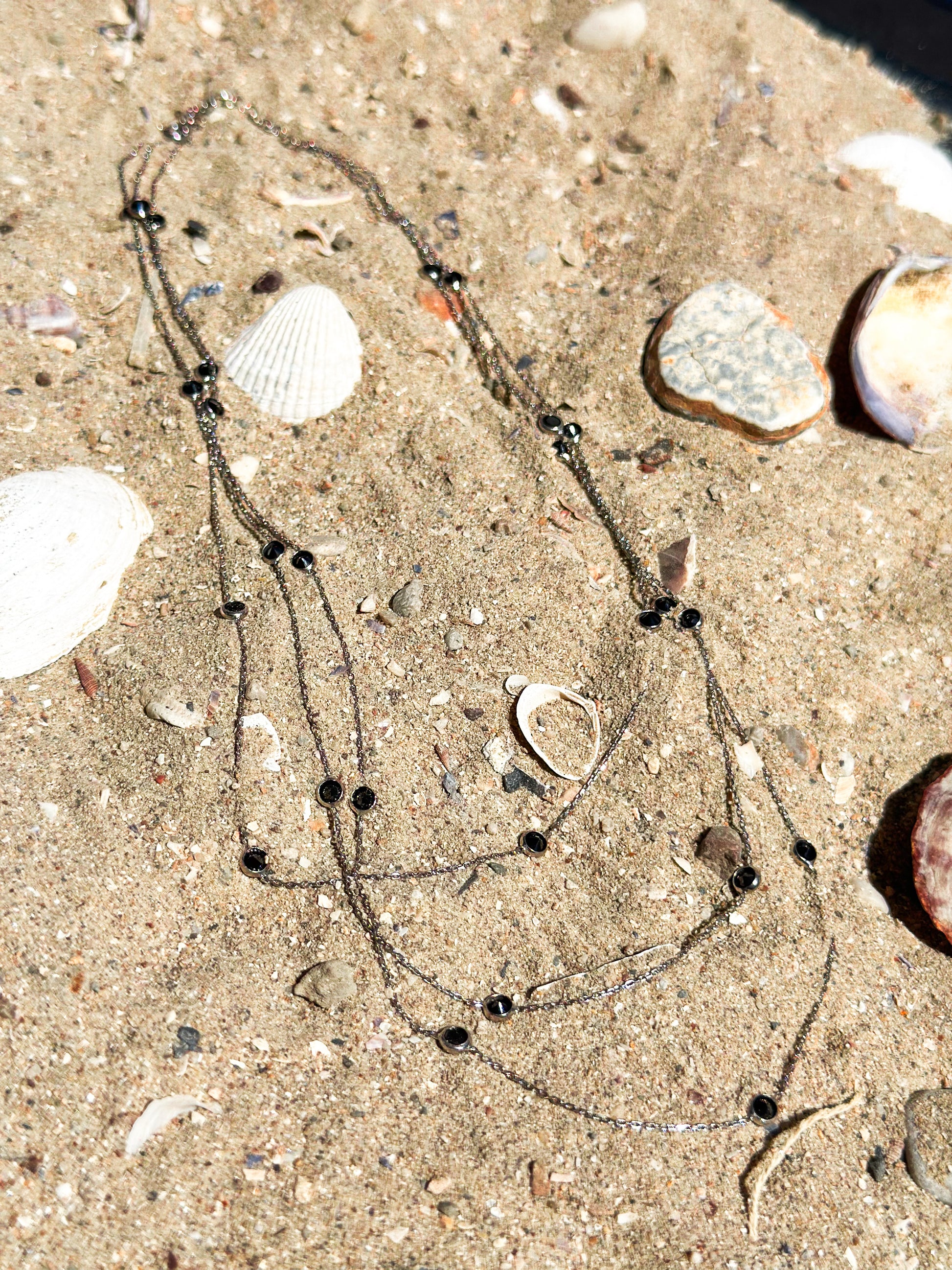 Black round stones trio chain silver necklace - Èthèora