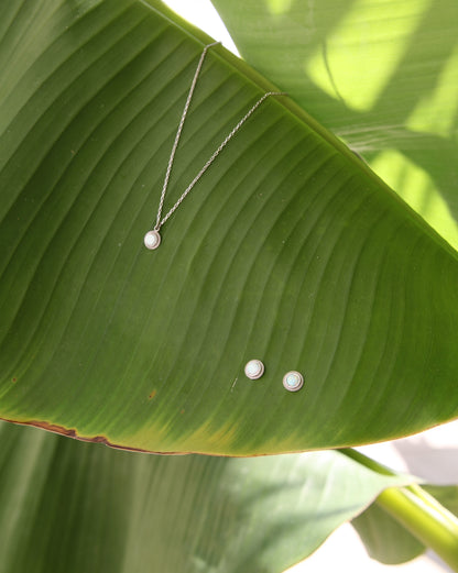 Round white opal necklace and earrings set - Èthèora