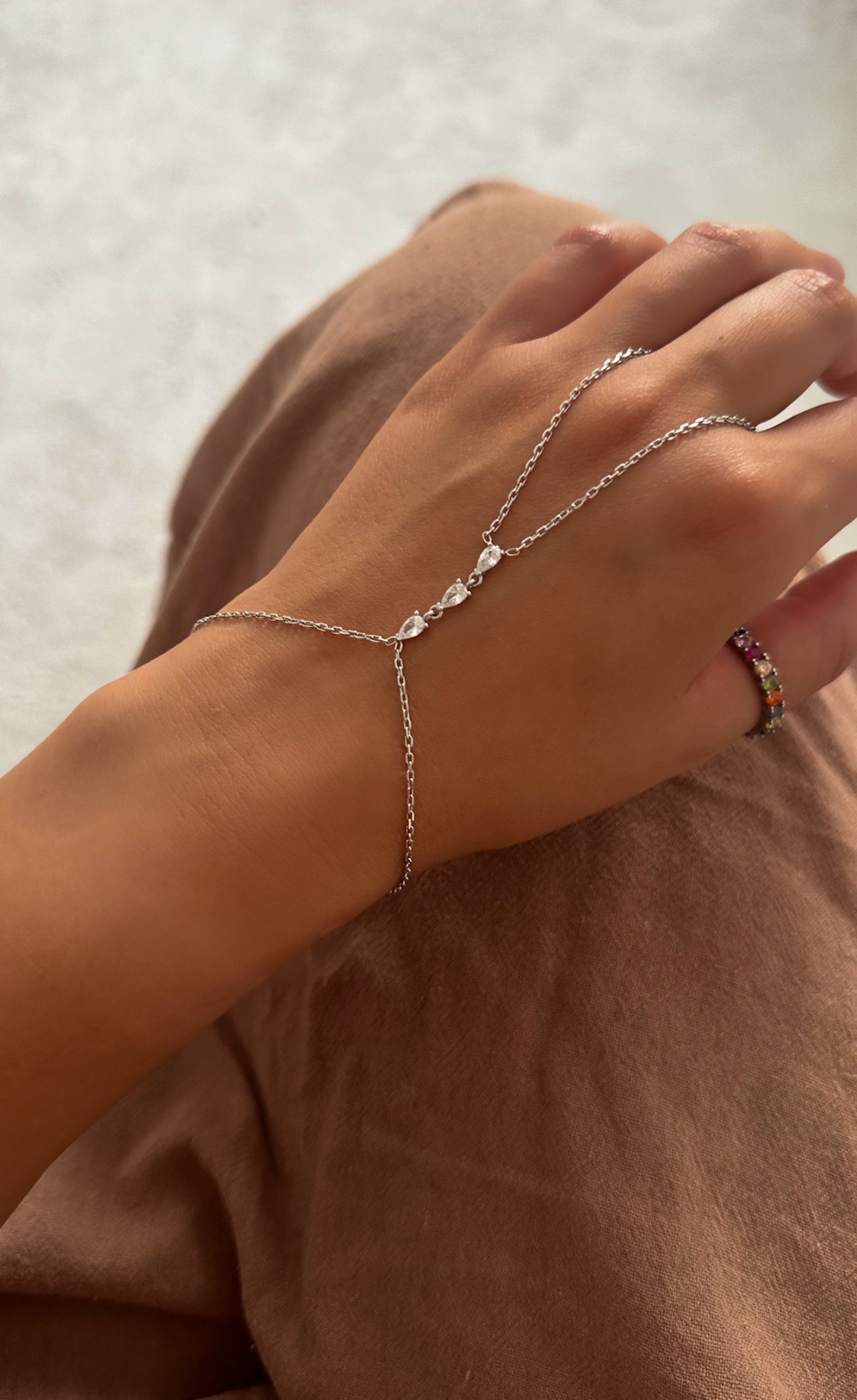 Shahmaran beaded silver bracelet with trio stones - Èthèora